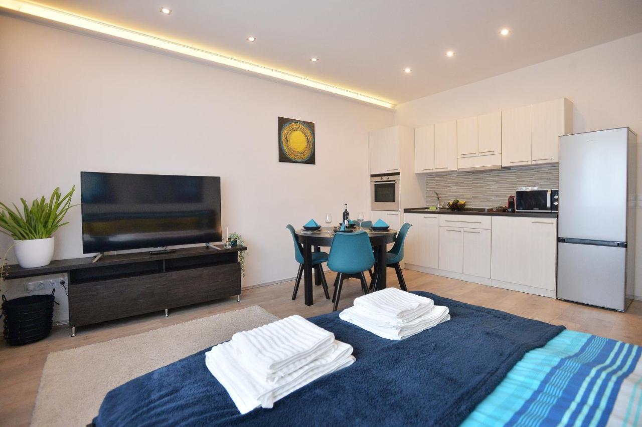 Netta Apartman Егер Екстериор снимка